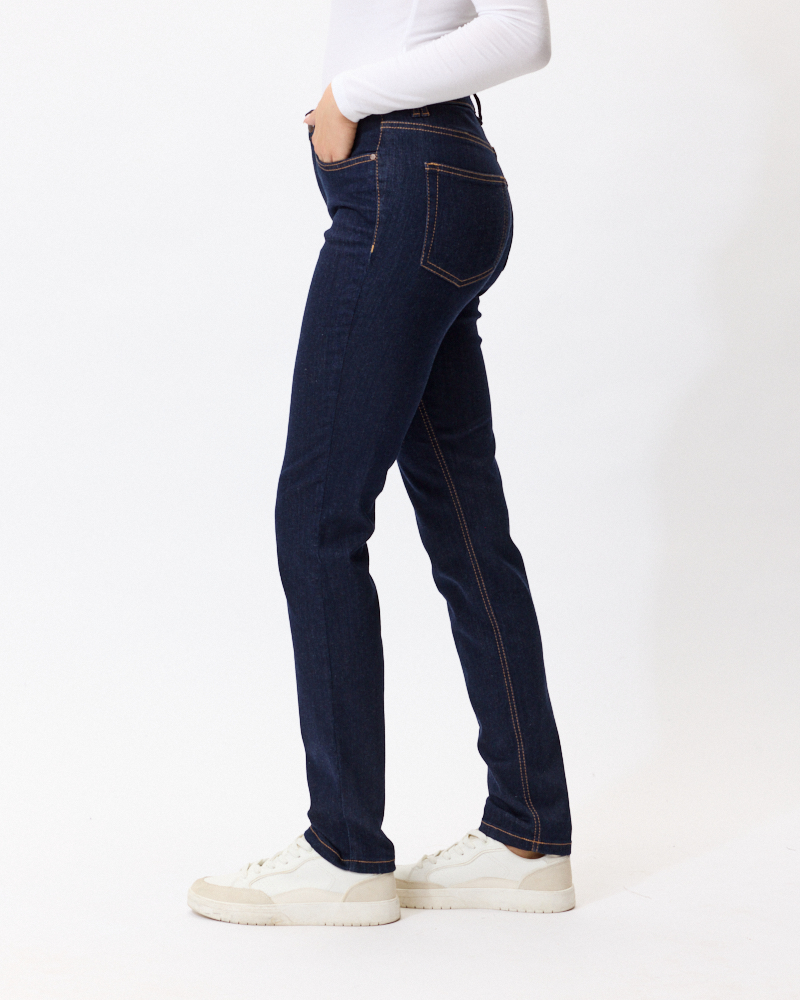 FIGURFORMENDE JEANS N VON STARK