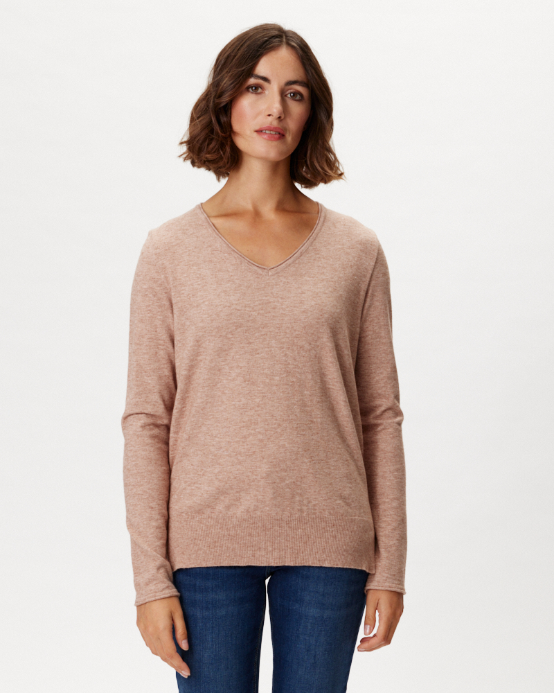 FEINSTRICKPULLI IN ZWEI FARBEN