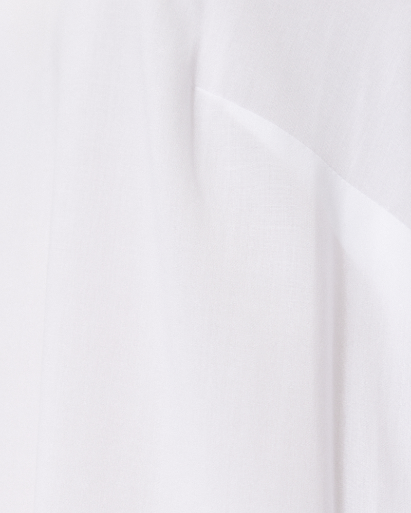 VISKOSEBLUSE MIT CUTOUT