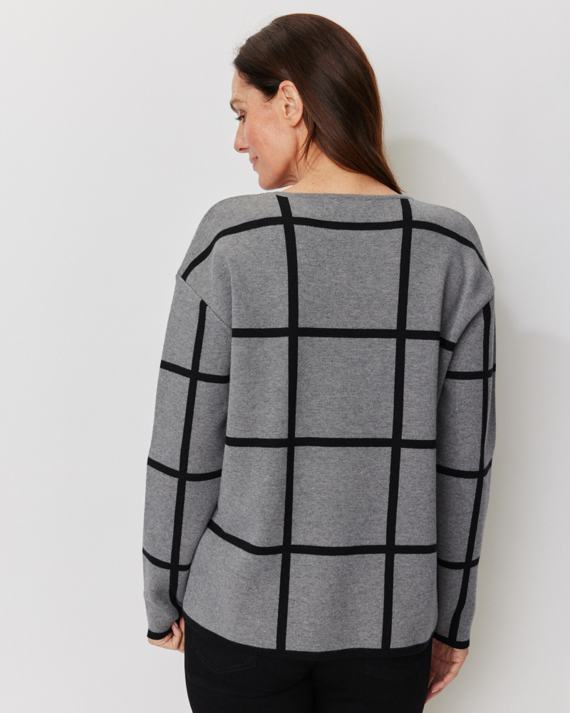 Pulli in Karo-Grafikmuster