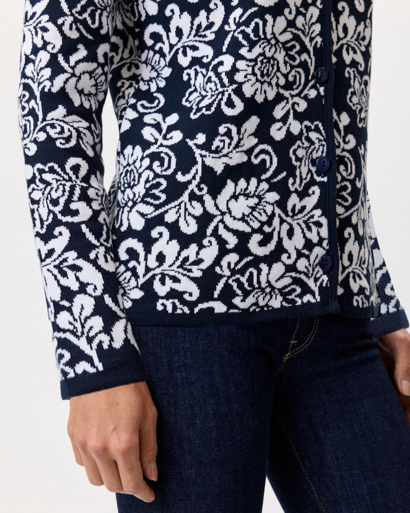 HOCHWERTIGE STRICKJACKE