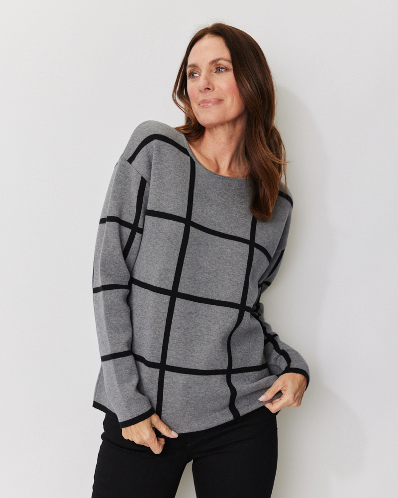 Pulli in Karo-Grafikmuster