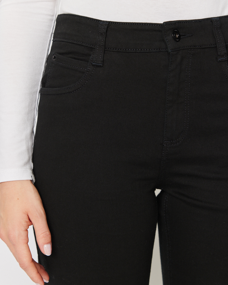 "Forever Pure Black"- Wonderjeans L