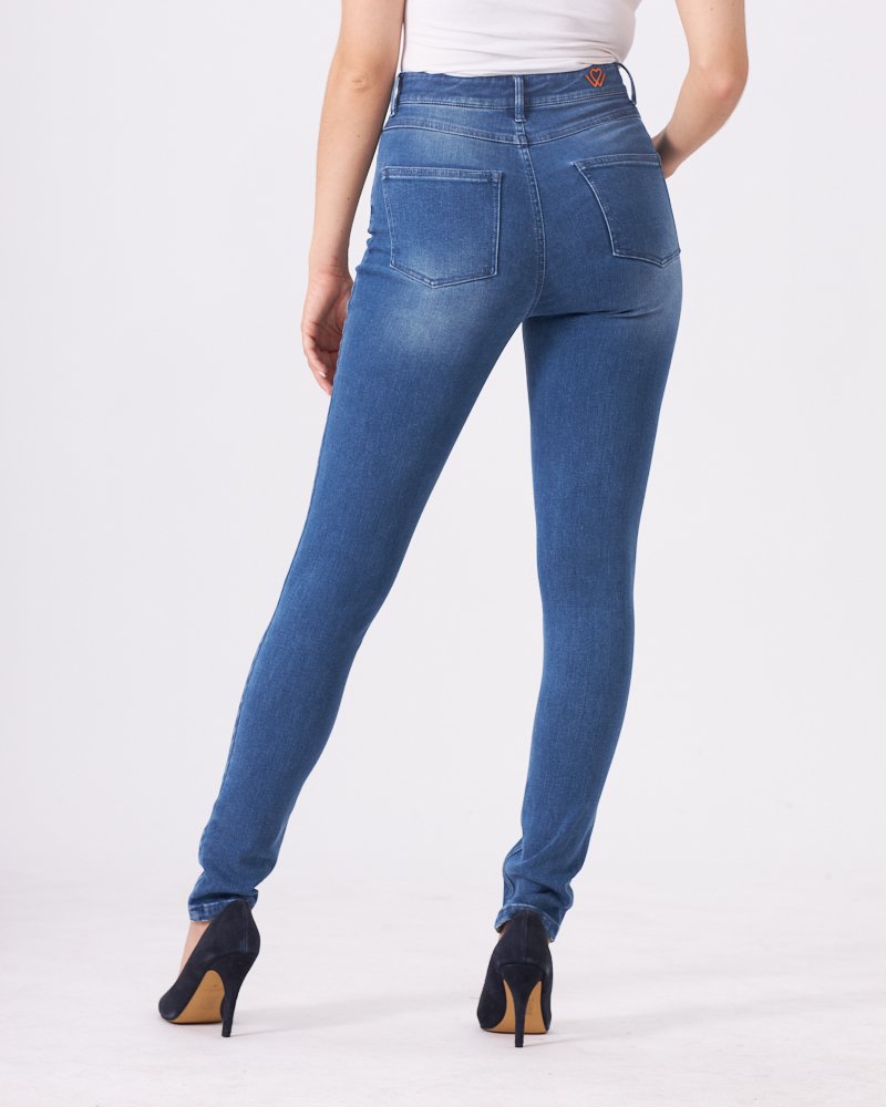 WONDERJEANS L MIT SCHMALEM BEIN