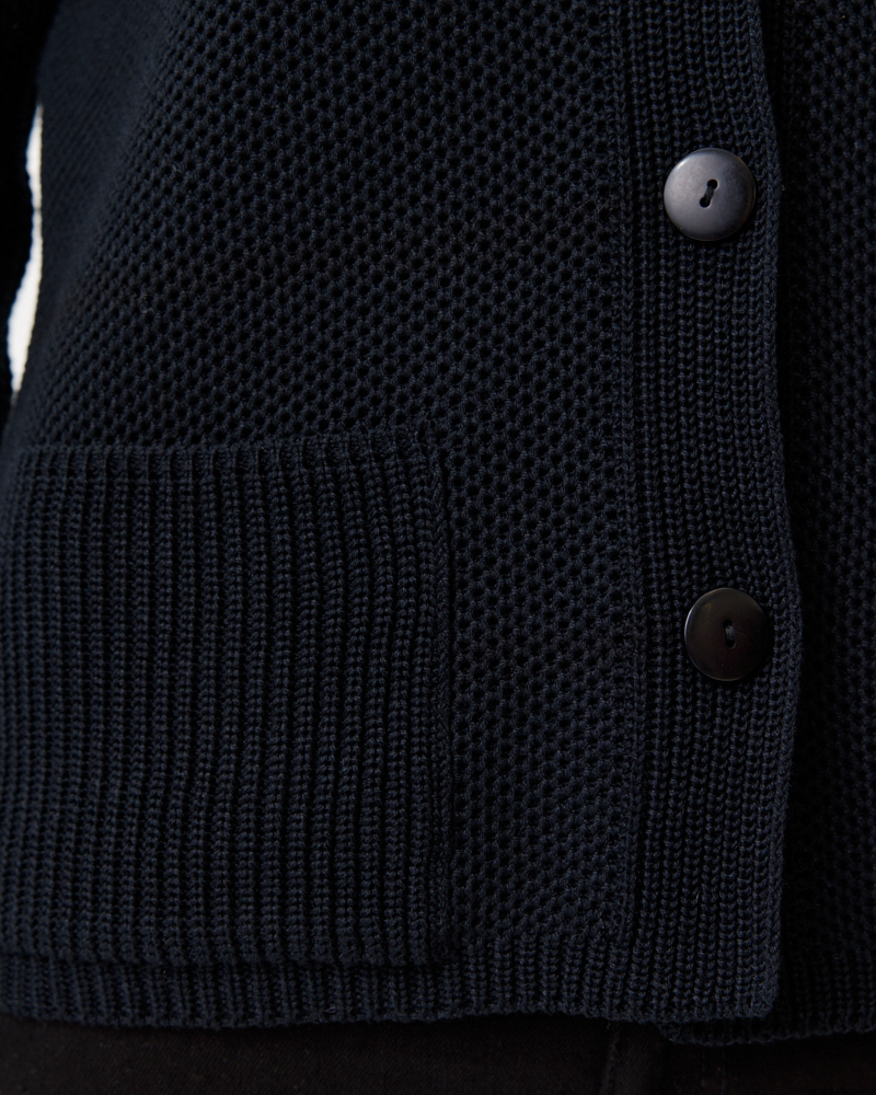 STRICKJACKE IM STRUKTURMUSTER