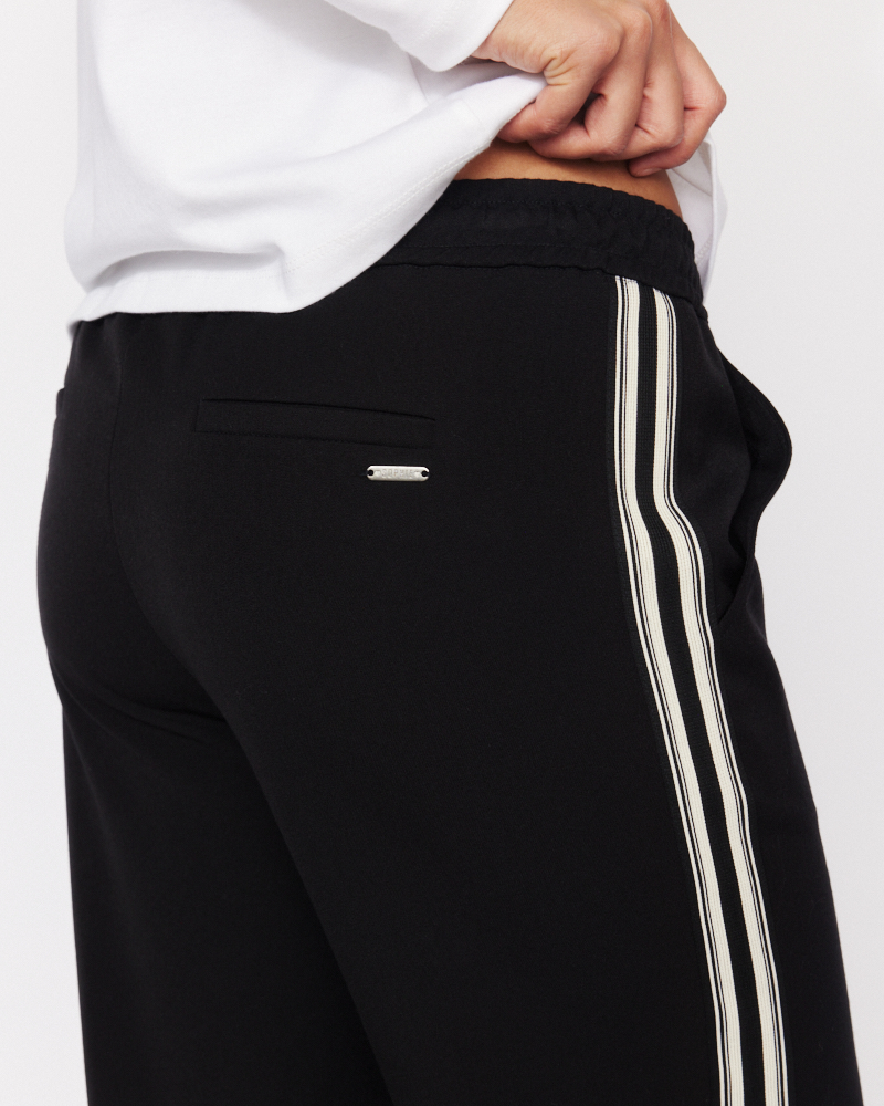 Hose N mit Seitenstreifen von SOPHIE LOVES PANTS