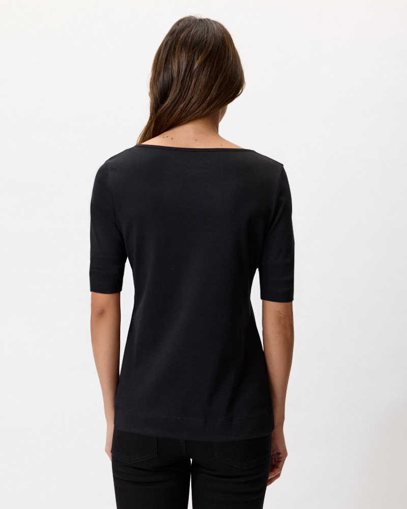 Shirt mit U-Boot-Ausschnitt