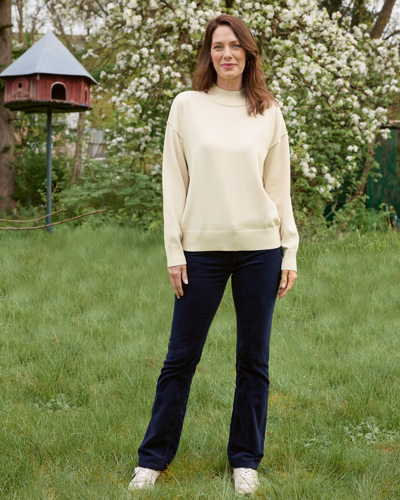 FEINSTRICKPULLI MIT STEHKRAGEN