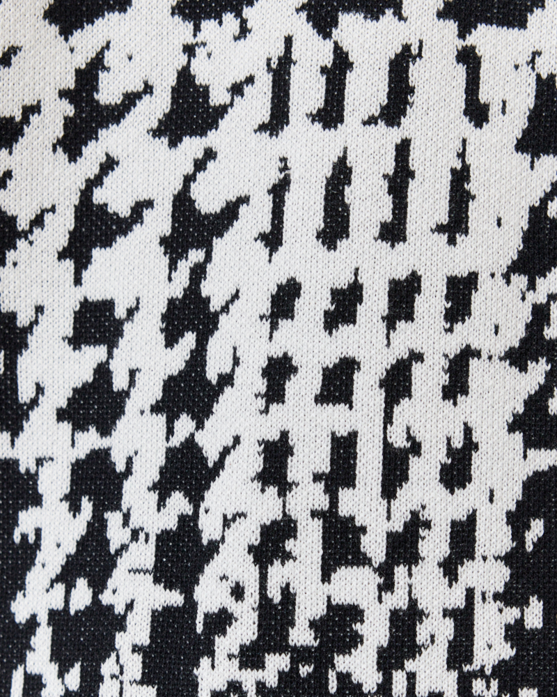 Grafischer Feinstrick-Pulli