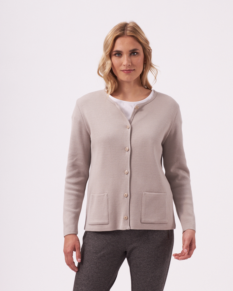 LOCKERE STRICKJACKE