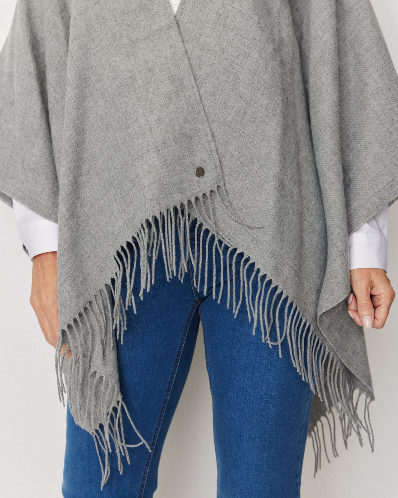 Poncho mit Fransen