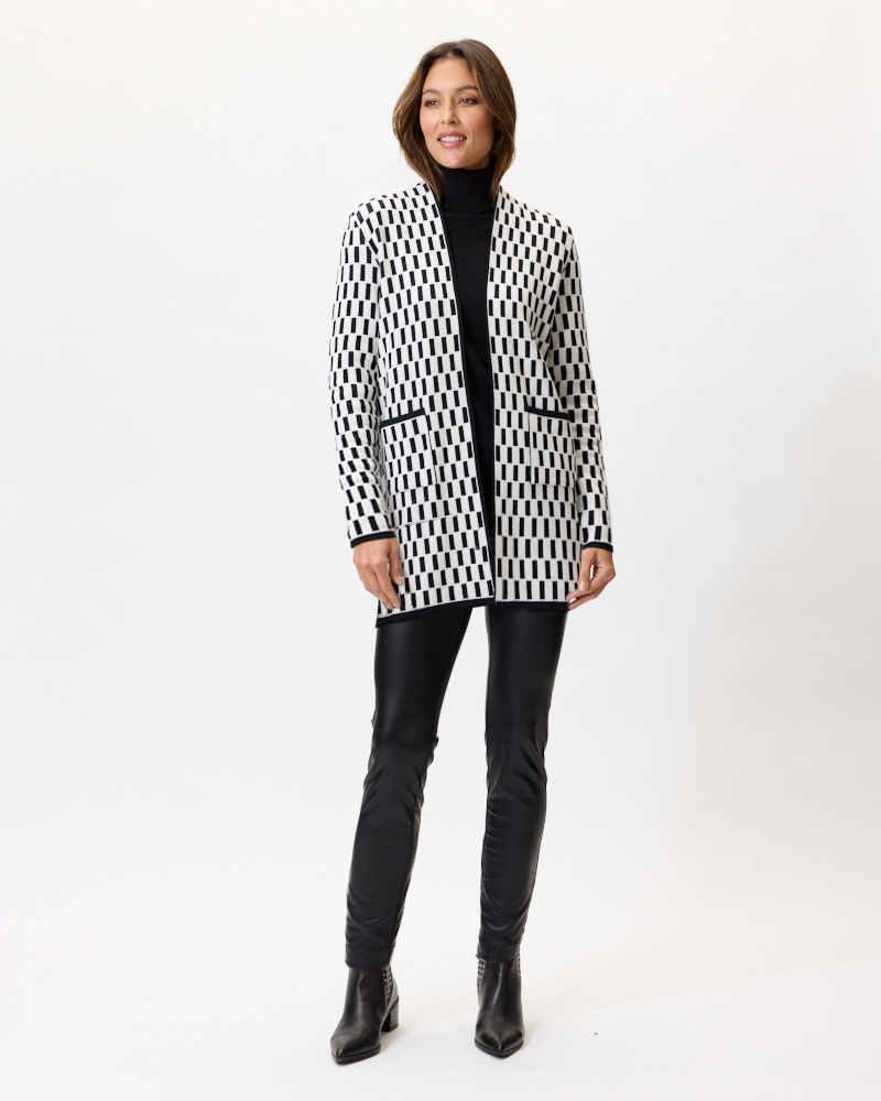 VERSCHLUSSLOSE STRICKJACKE