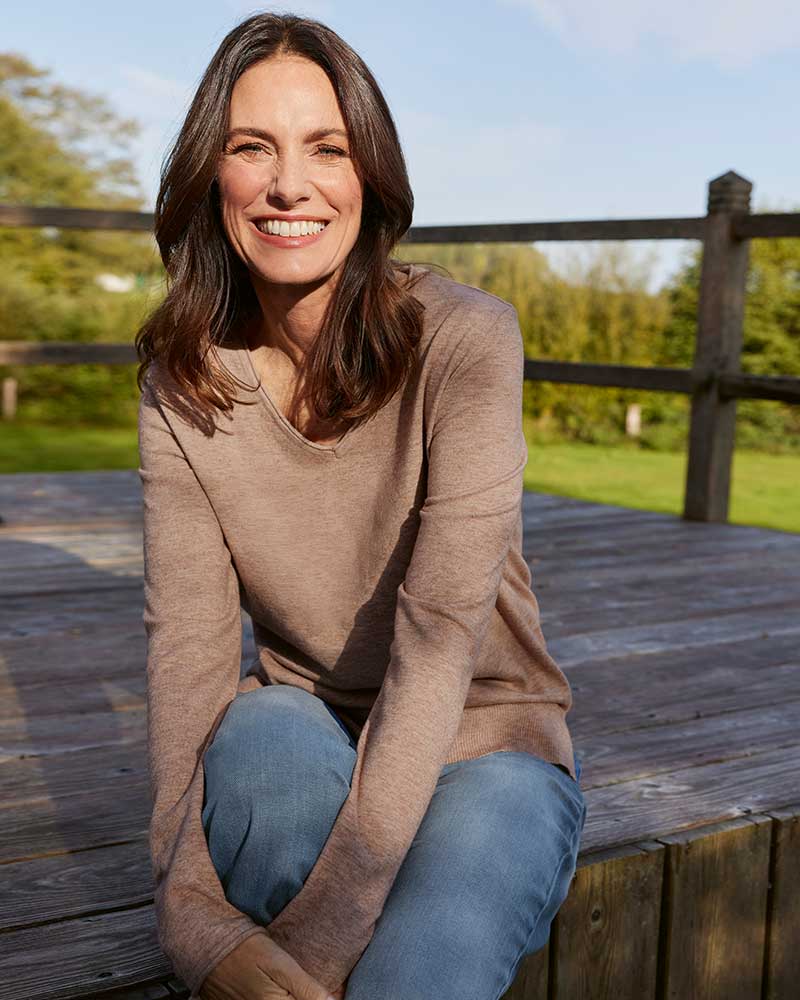 FEINSTRICKPULLI IN ZWEI FARBEN