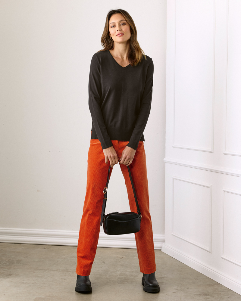 GERADER FEINSTRICK-PULLI