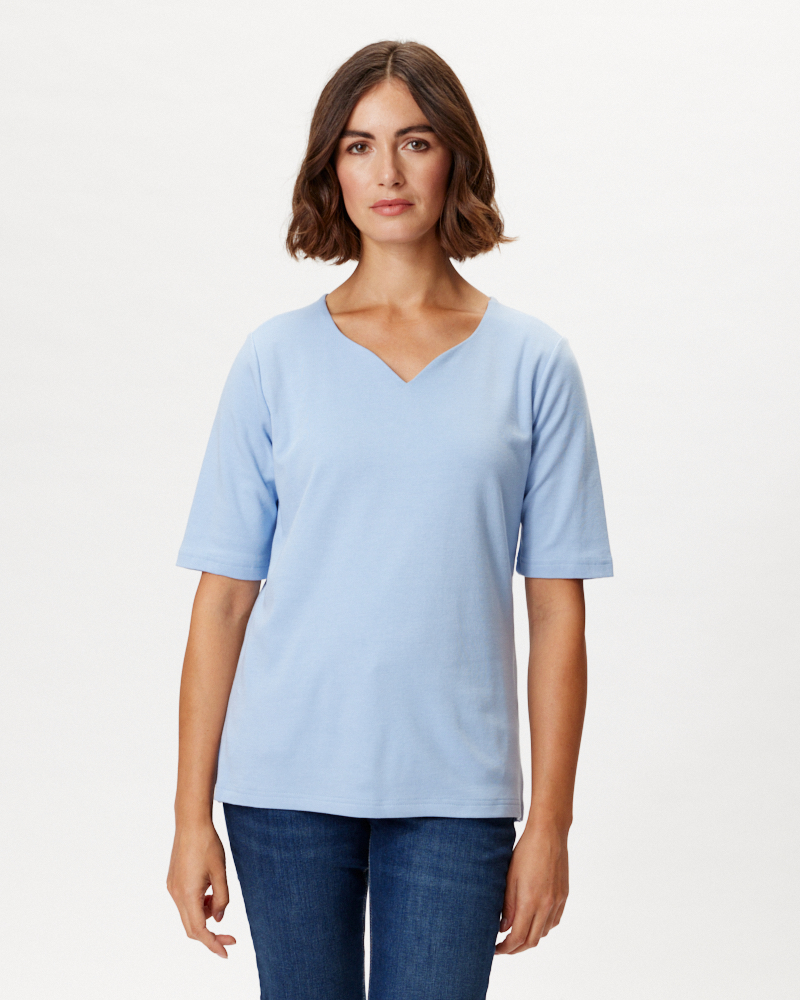 SHIRT MIT HERZAUSSCHNITT VON SER