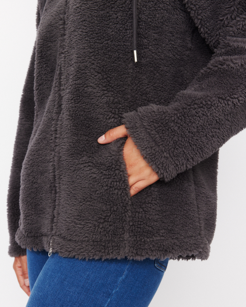 Teddyjacke mit Kapuze