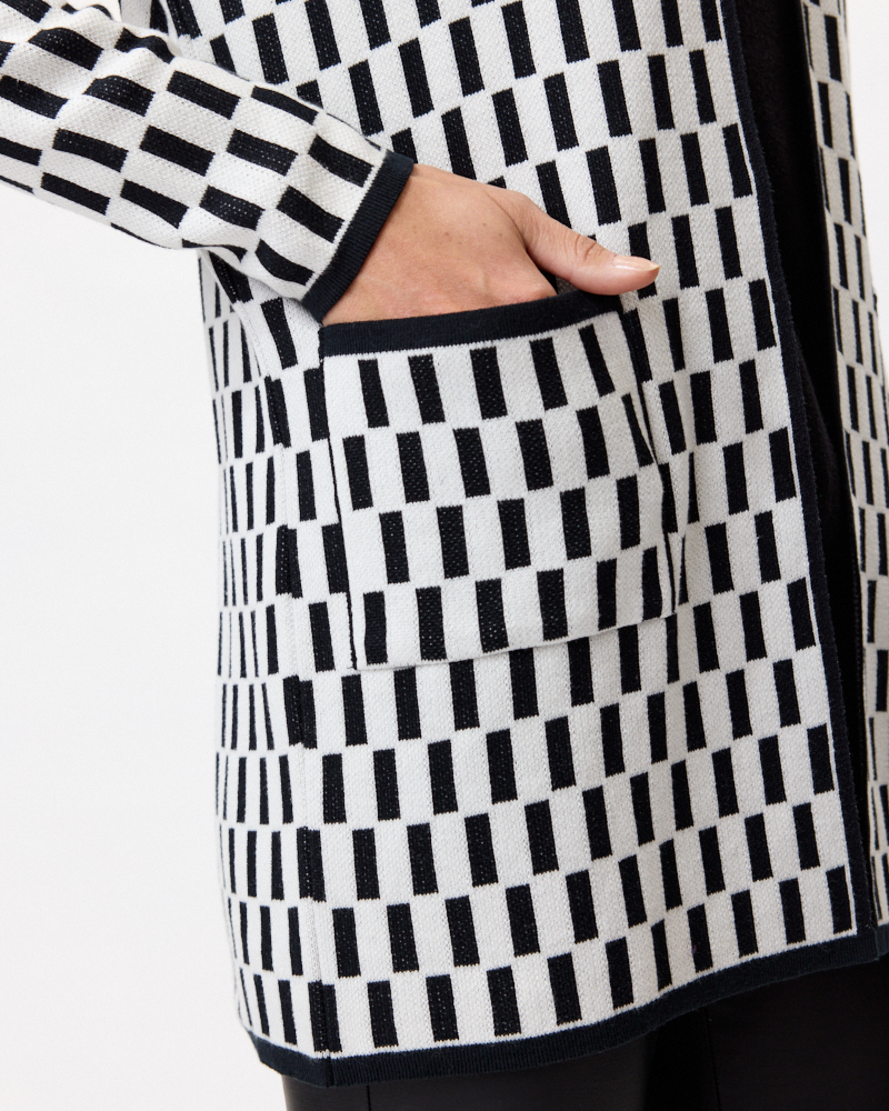 VERSCHLUSSLOSE STRICKJACKE