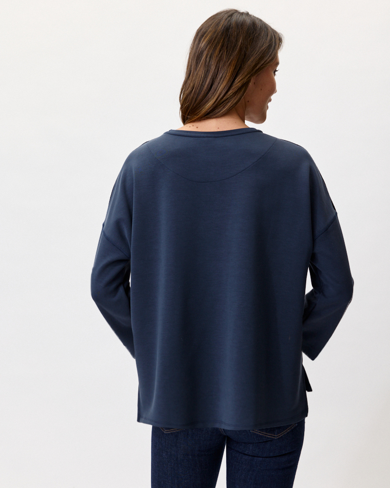 OVERSIZED SWEATSHIRT