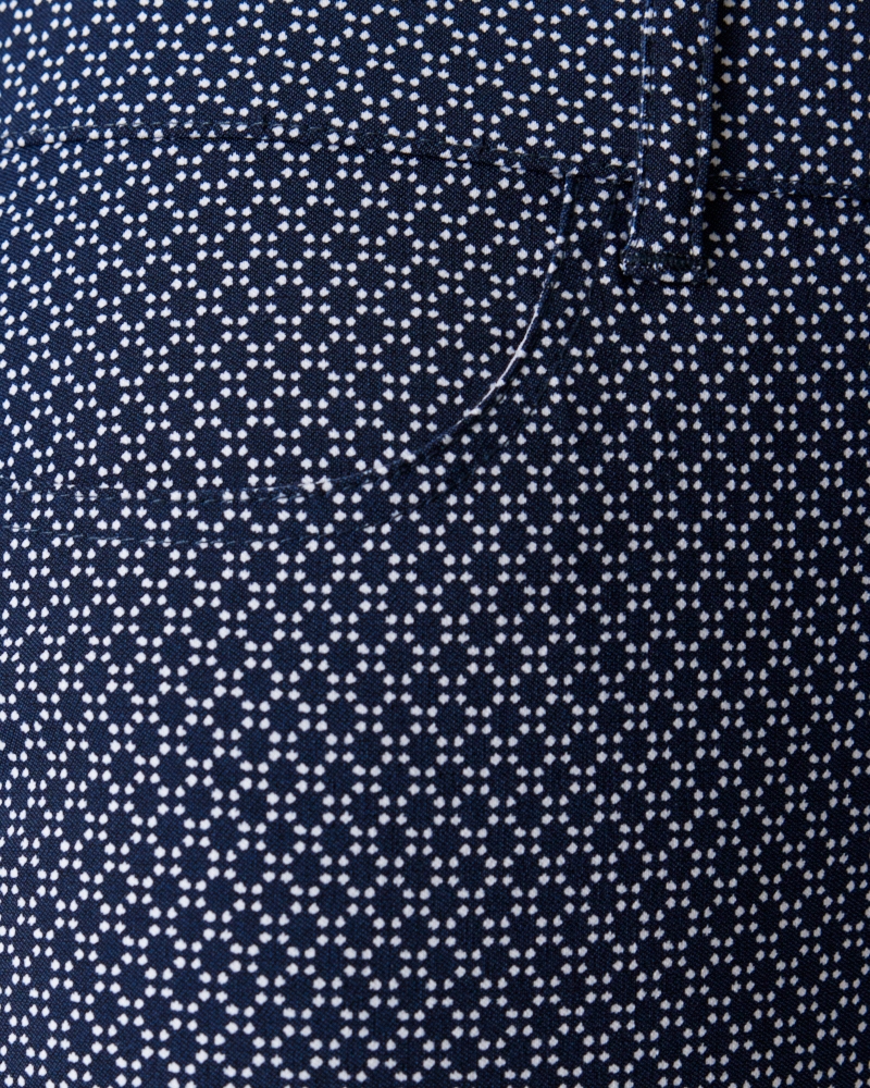 HOSE N IM MINIMAL-PRINT VON NAVIGAZIONE