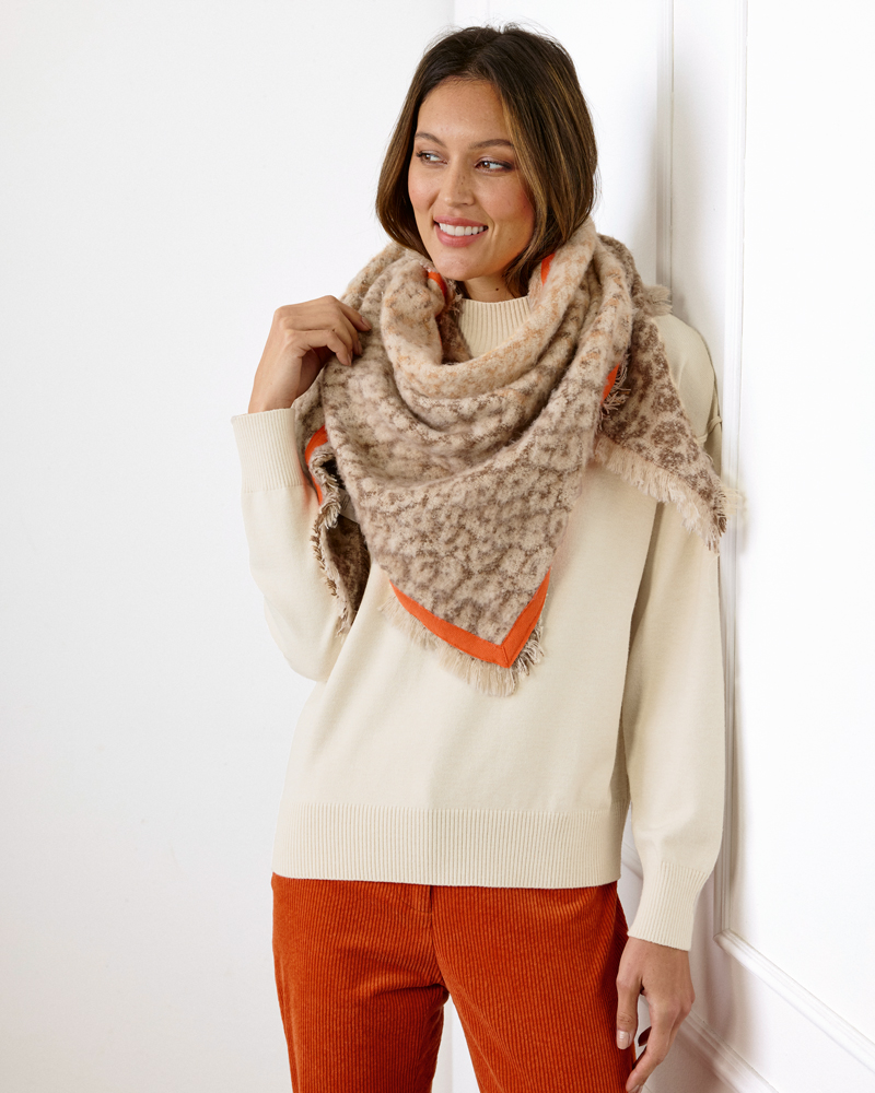 FEINSTRICKPULLI MIT STEHKRAGEN