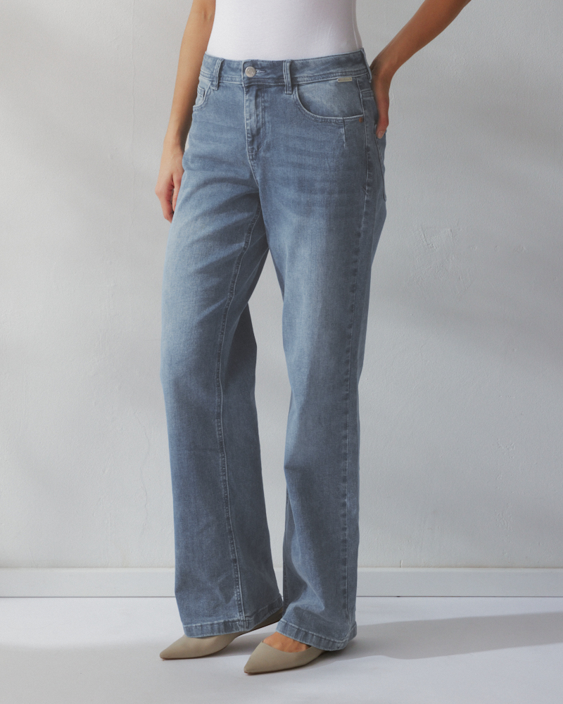 WIDE-LEG JEANS
