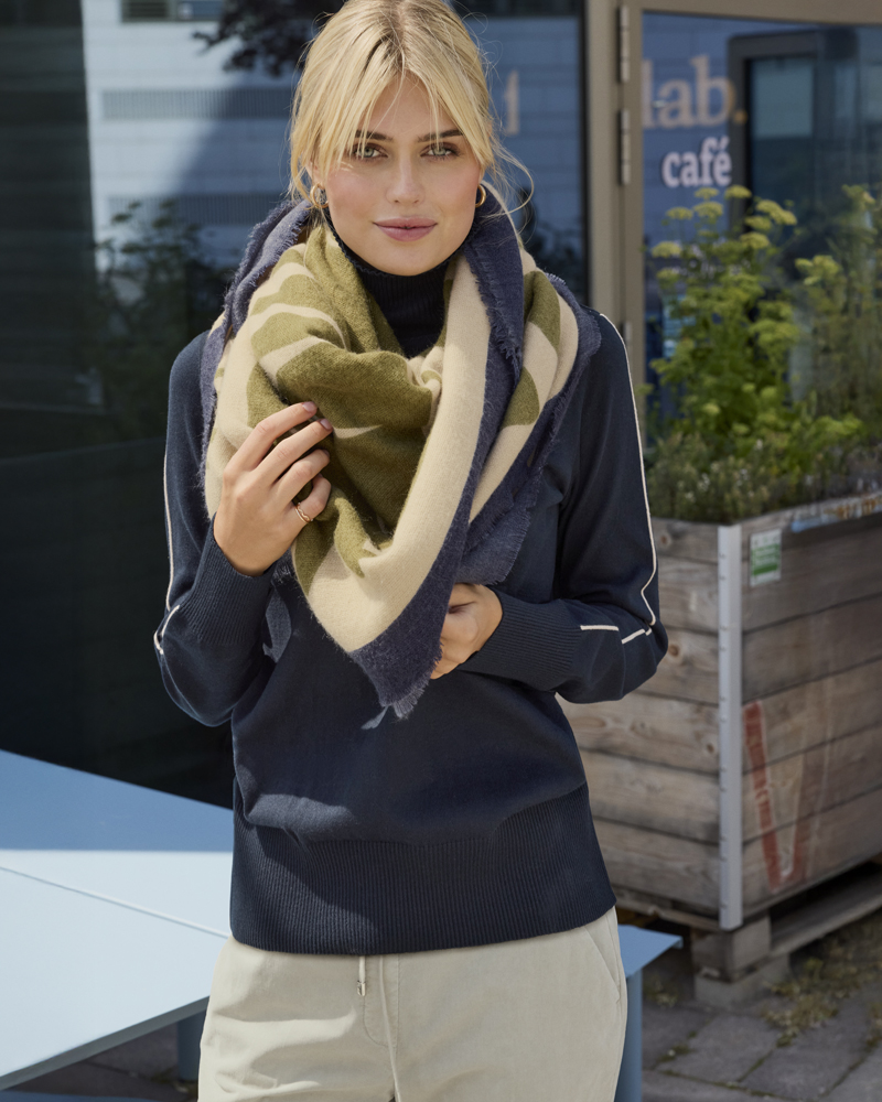 GERADER ROLLKRAGEN-PULLI