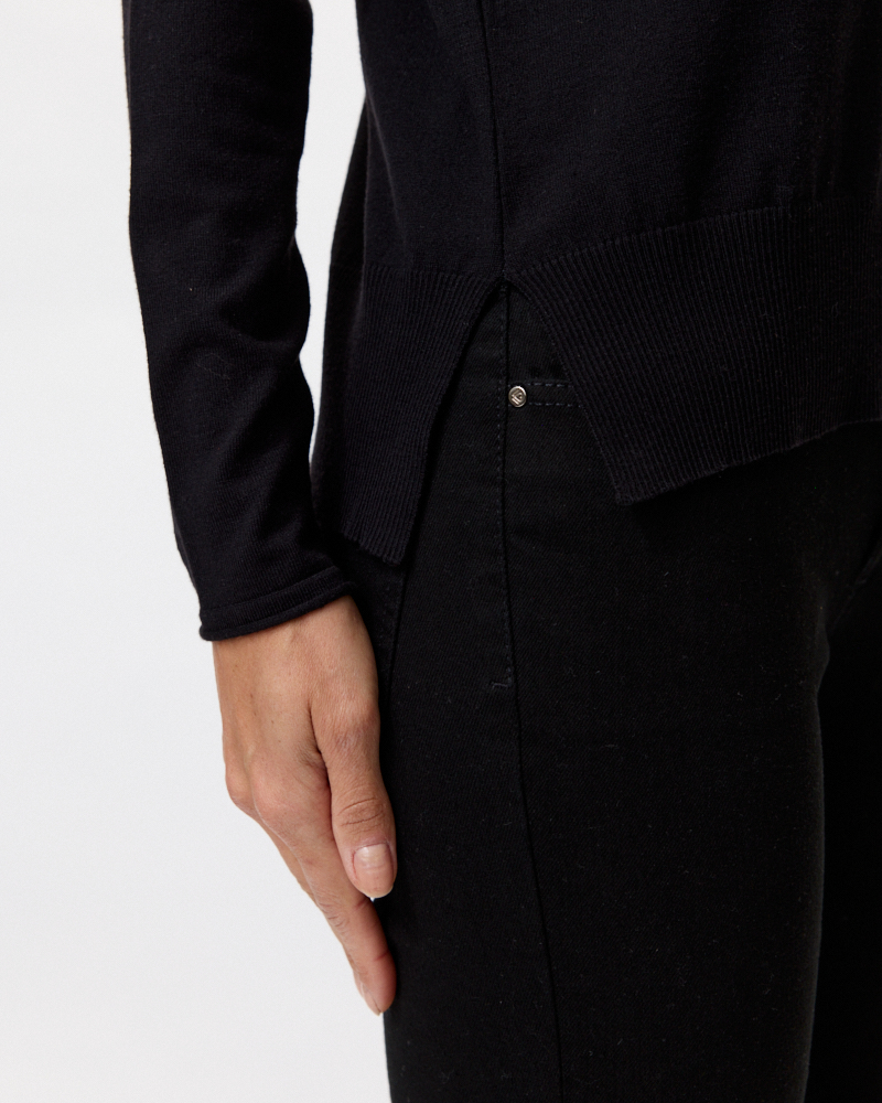 GERADER FEINSTRICK-PULLI