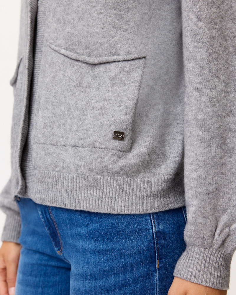 HOCHWERTIGE STRICKJACKE