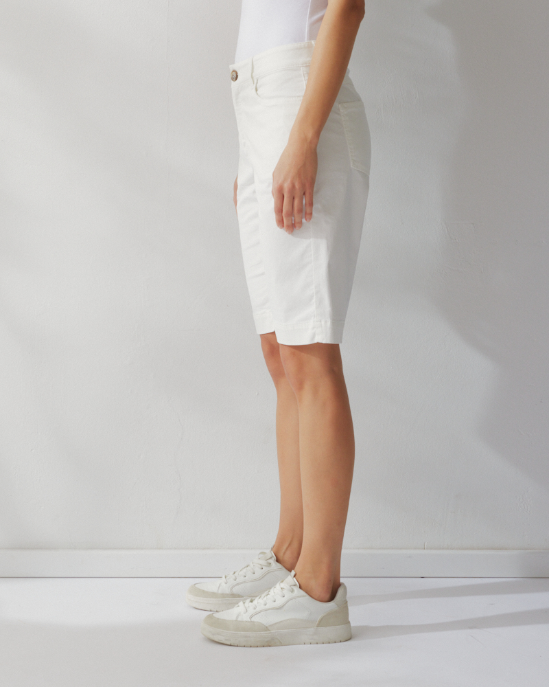 SHORTS VON "WONDERJEANS"