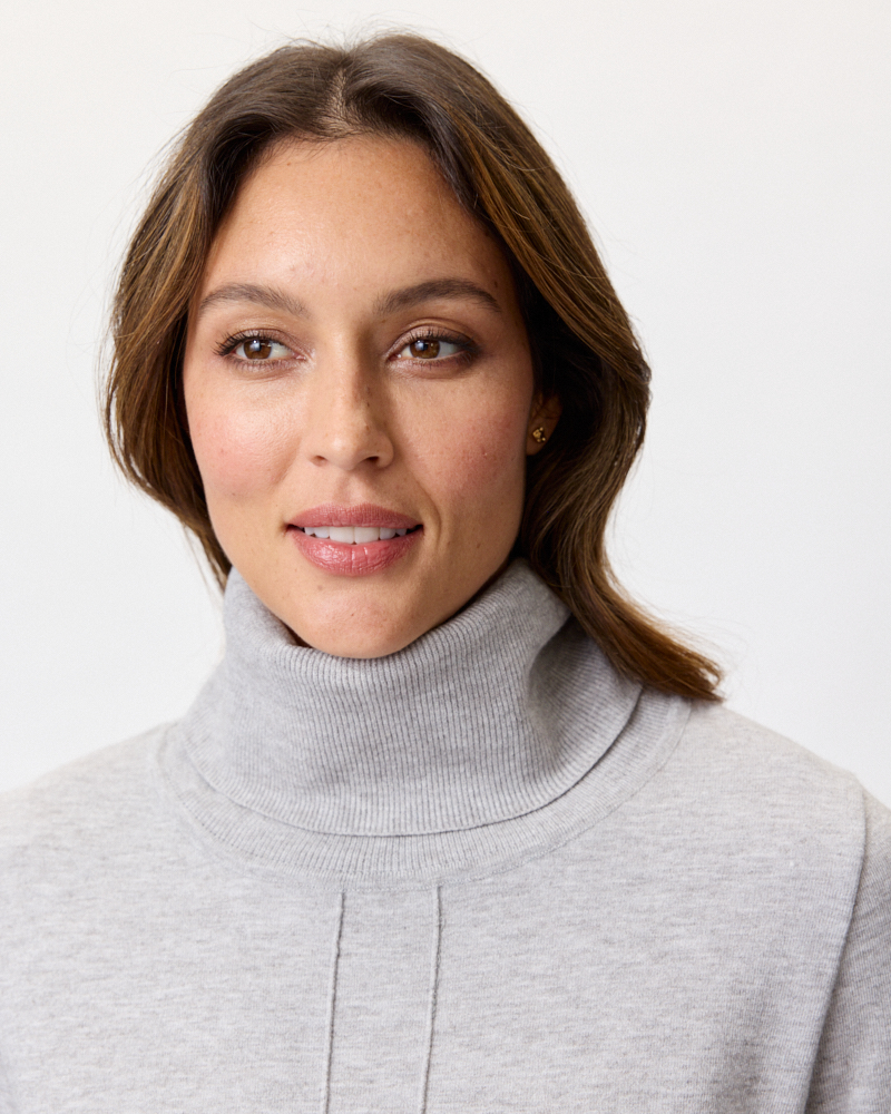 FEINSTRICKPULLI MIT ROLLKRAGEN