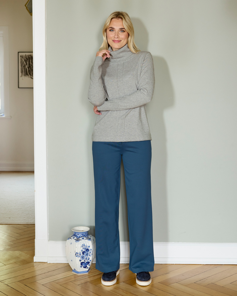 FEINSTRICKPULLI MIT ROLLKRAGEN