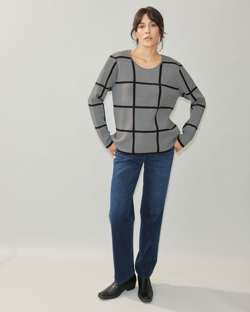 Pulli in Karo-Grafikmuster