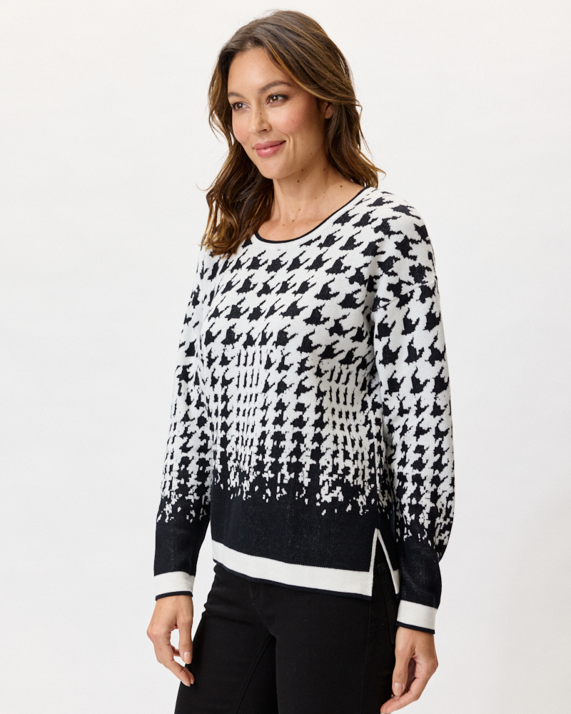 Grafischer Feinstrick-Pulli