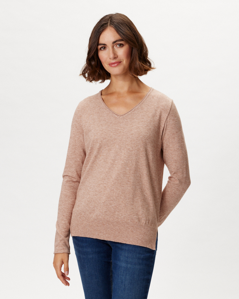 FEINSTRICKPULLI IN ZWEI FARBEN