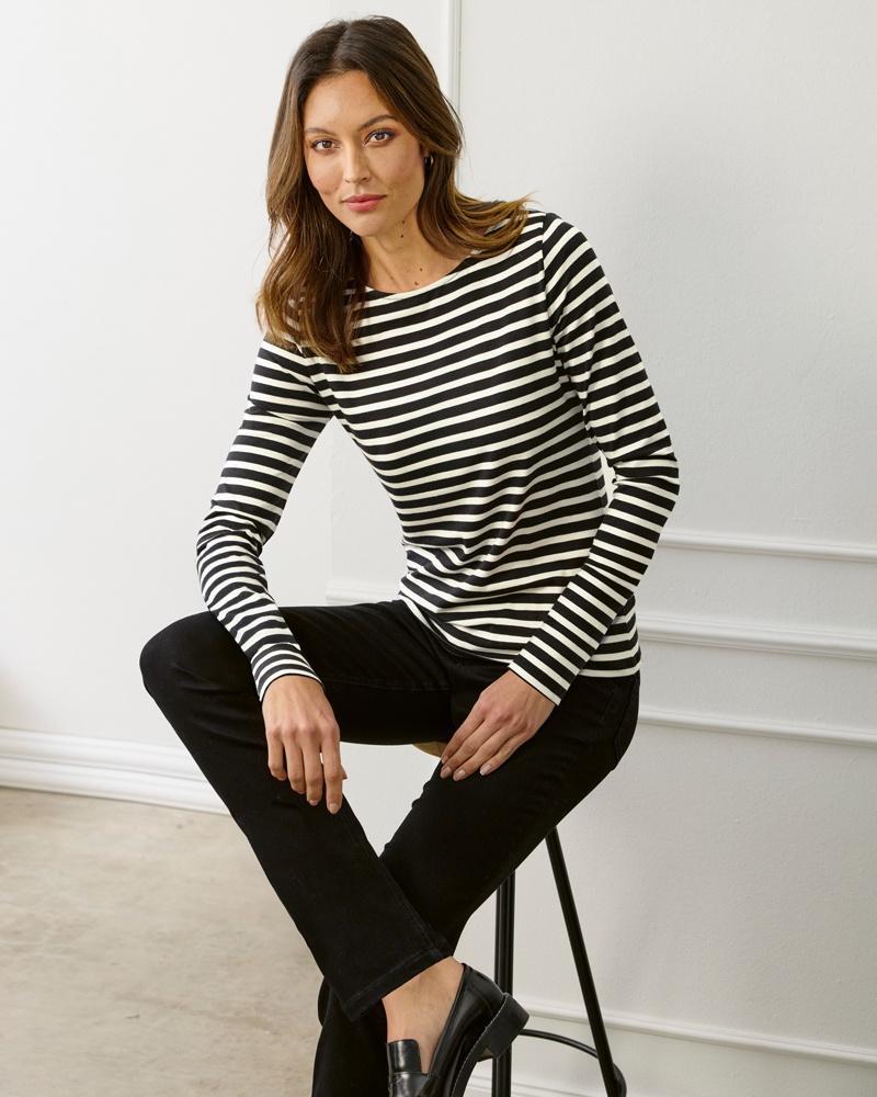 TAILLIERTES RINGELSHIRT