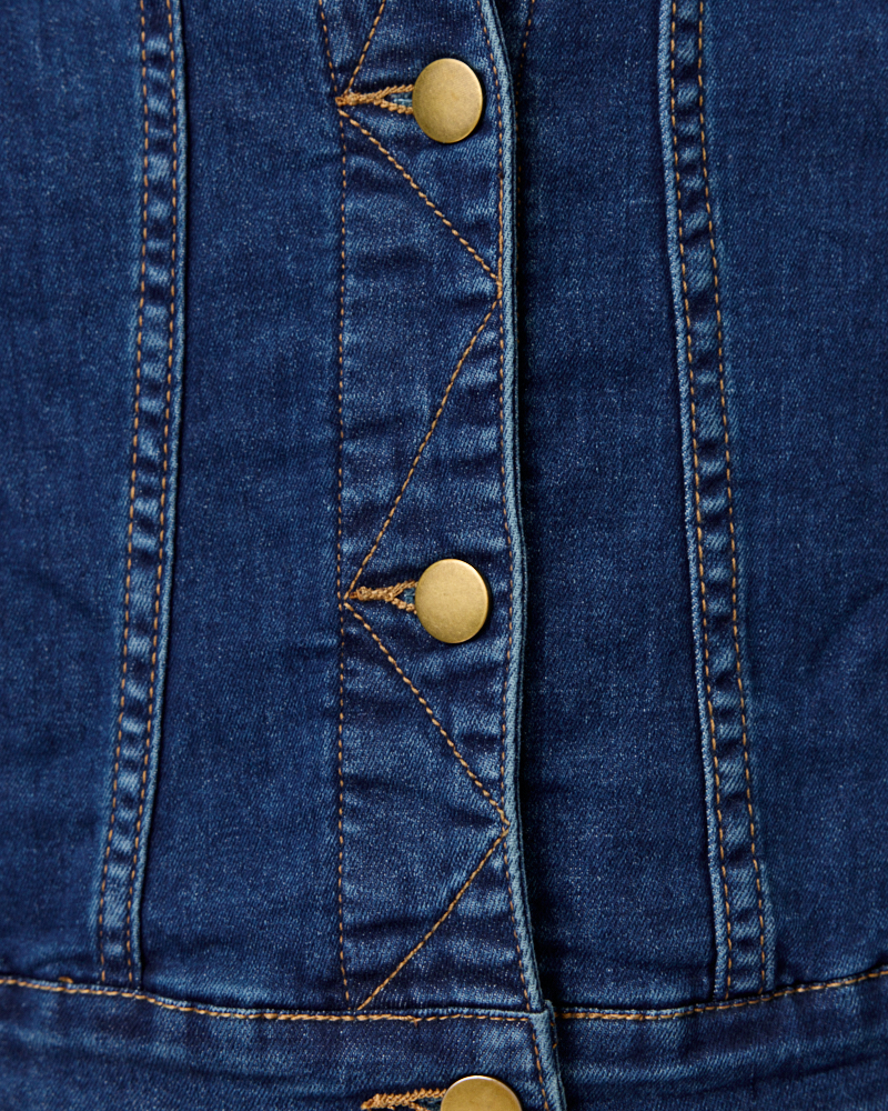 LÄSSIGE JEANSJACKE VON GOZZIP