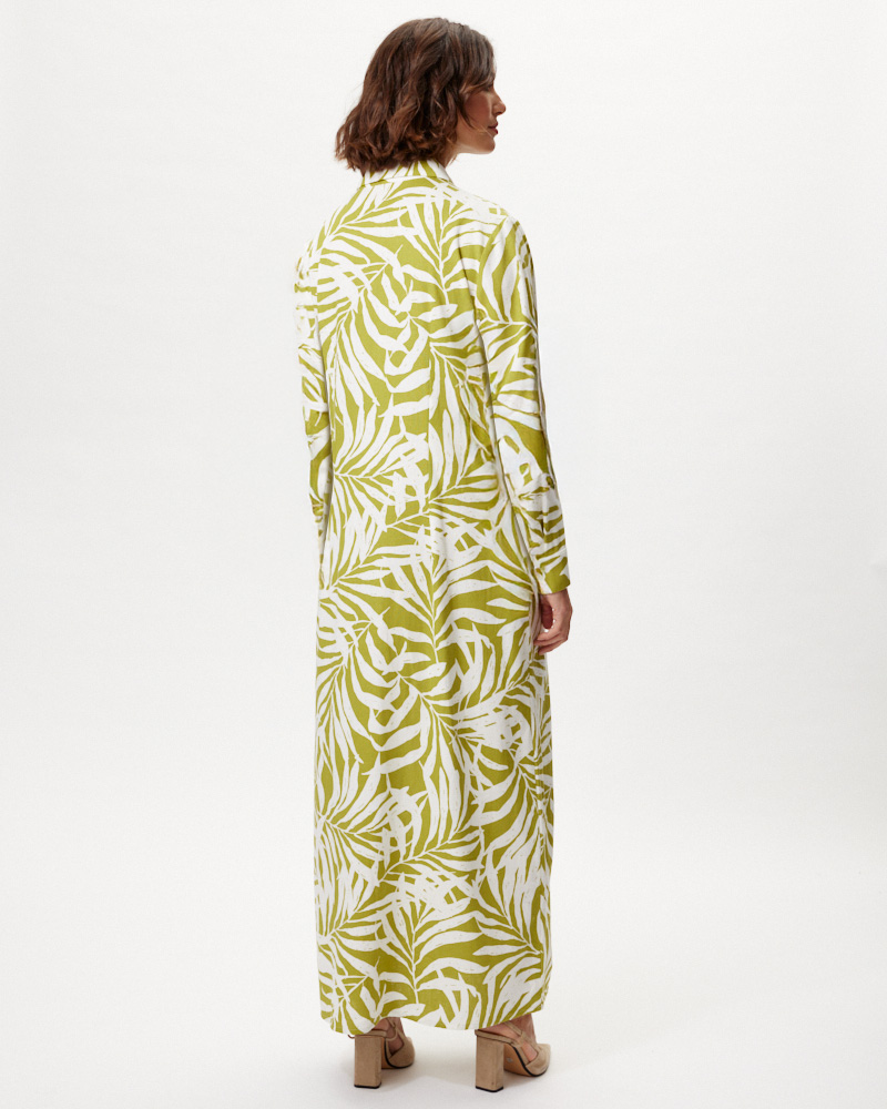 MAXIKLEID IN LEINENOPTIK