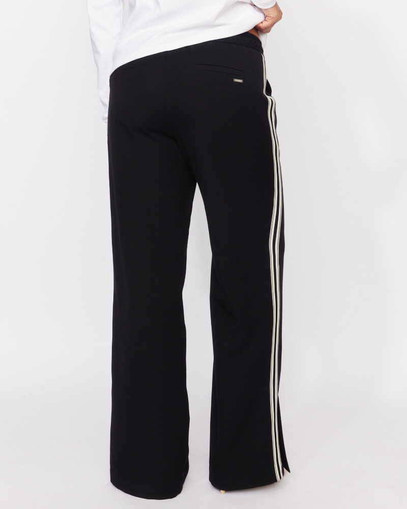 Hose N mit Seitenstreifen von SOPHIE LOVES PANTS