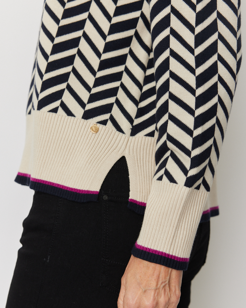 Gemusterter Pulli