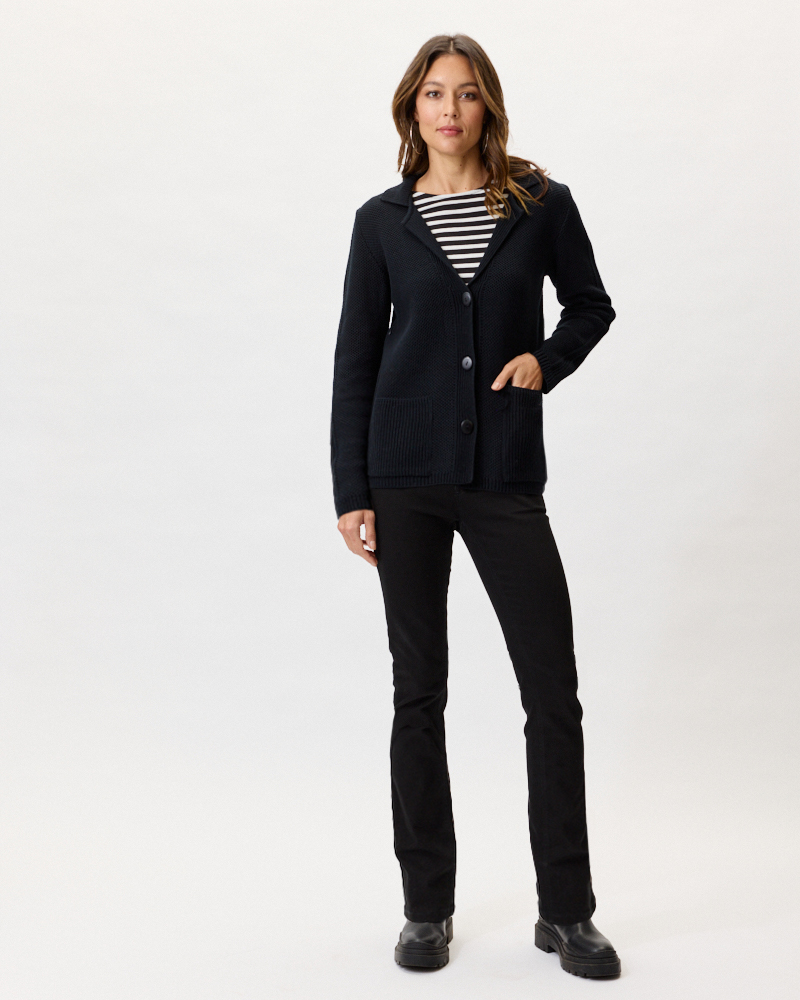 STRICKJACKE IM STRUKTURMUSTER