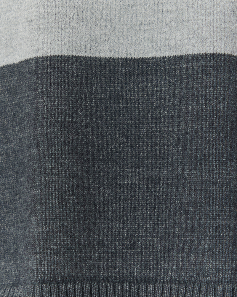 Pulli mit Blockstreifen von SER