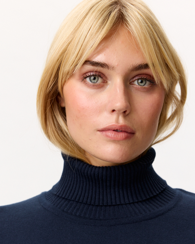 GERADER ROLLKRAGEN-PULLI