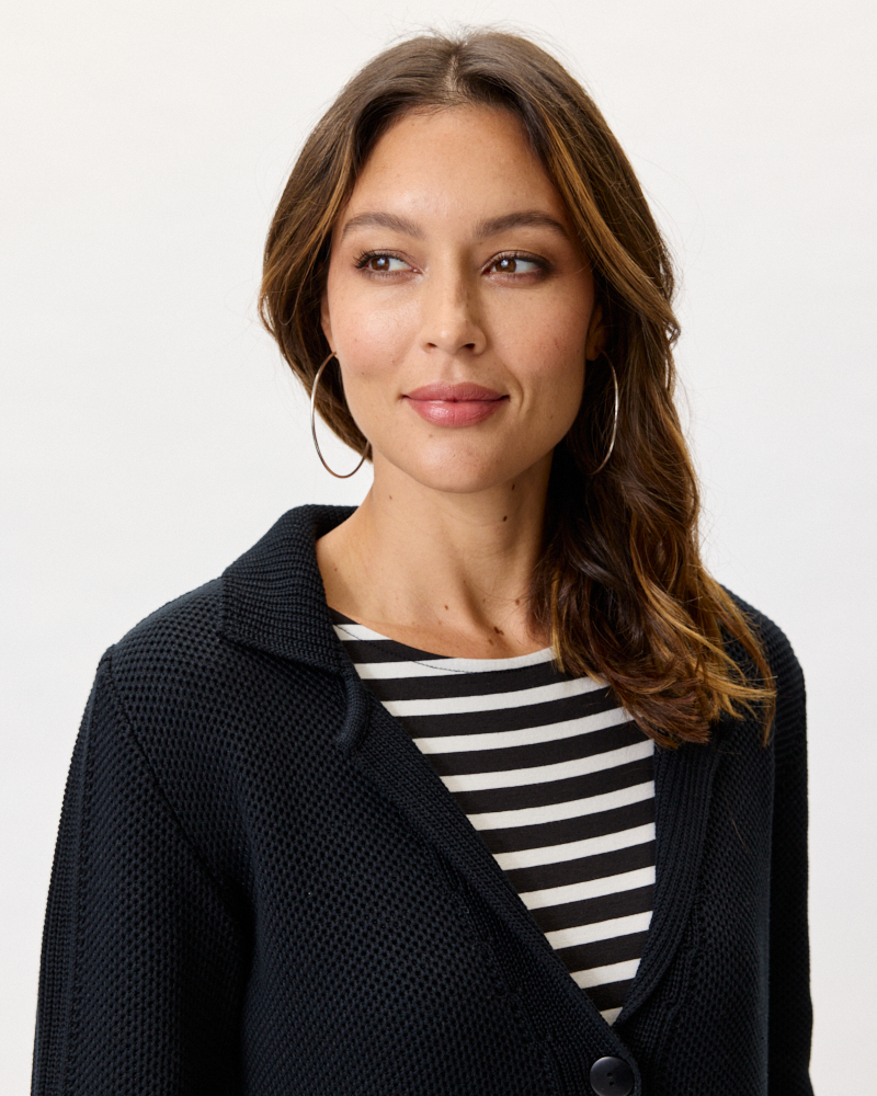 STRICKJACKE IM STRUKTURMUSTER